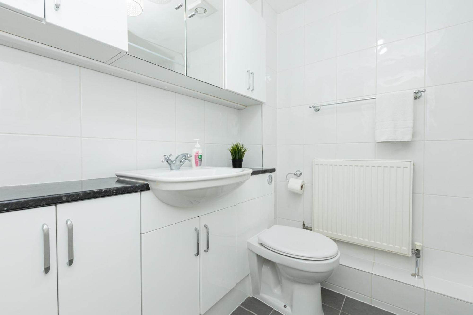 לונדון Charming 1Br Flat, Canning Town, Excel, City Hall מראה חיצוני תמונה